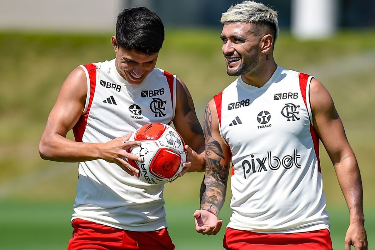 COM SURPRESAS, TITE ESBOÇA ESCALAÇÃO DO FLAMENGO PARA A ESTREIA DO CARIOCA